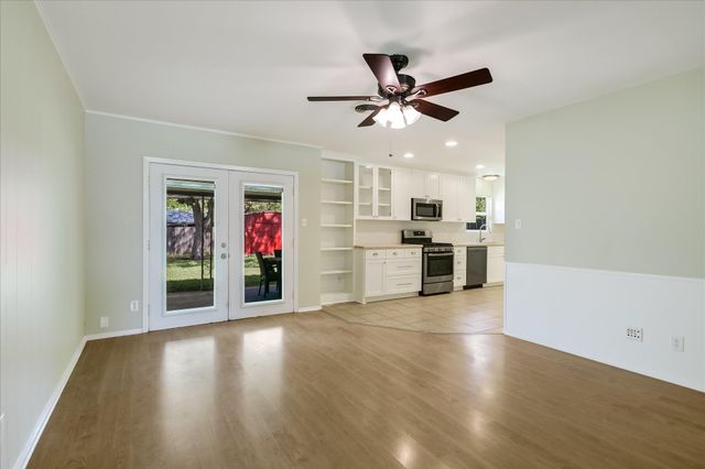 8012 Stillwood LN, Austin, TX 78757