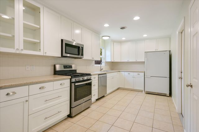 8012 Stillwood LN, Austin, TX 78757