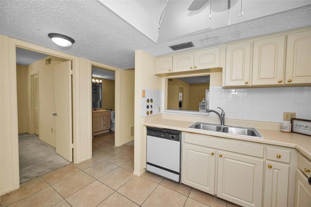 936 VIRGINIA STREET 201, Dunedin, FL 34698