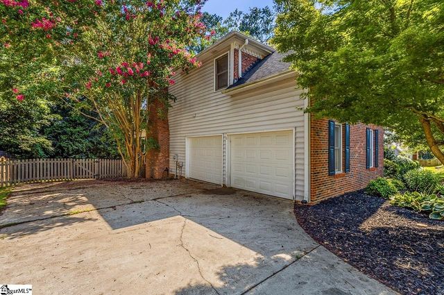 17 Misty Oaks Drive, Greer, SC 29651