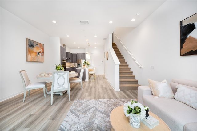 211 Baluster, Irvine, CA 92618