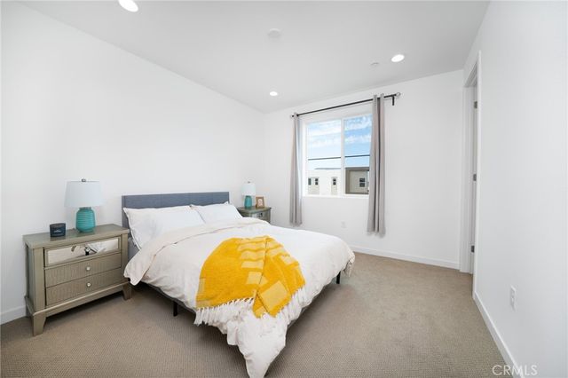 211 Baluster, Irvine, CA 92618