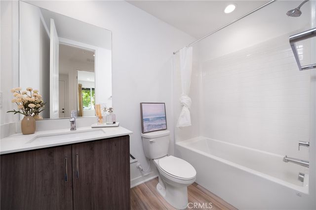 211 Baluster, Irvine, CA 92618