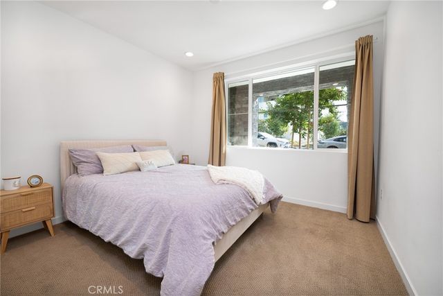 211 Baluster, Irvine, CA 92618