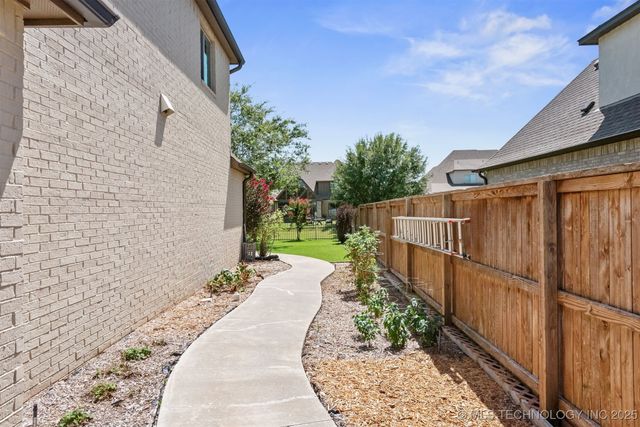 6624 E 133rd Street S, Bixby, OK 74008