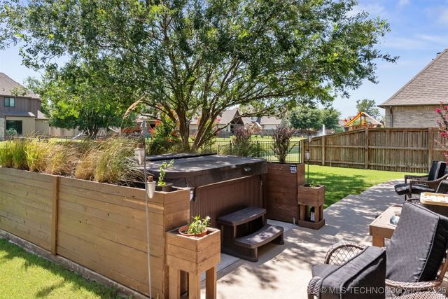 6624 E 133rd Street S, Bixby, OK 74008