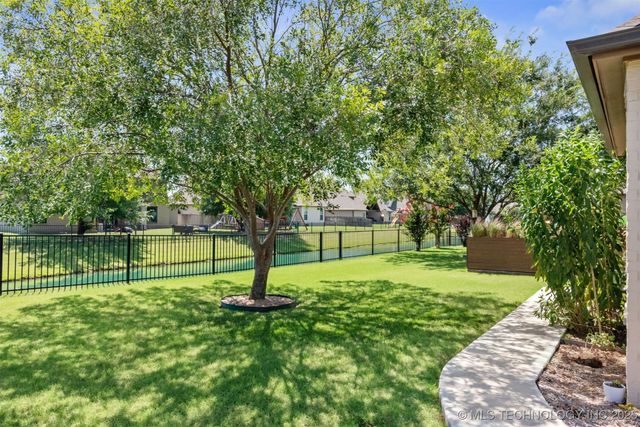 6624 E 133rd Street S, Bixby, OK 74008