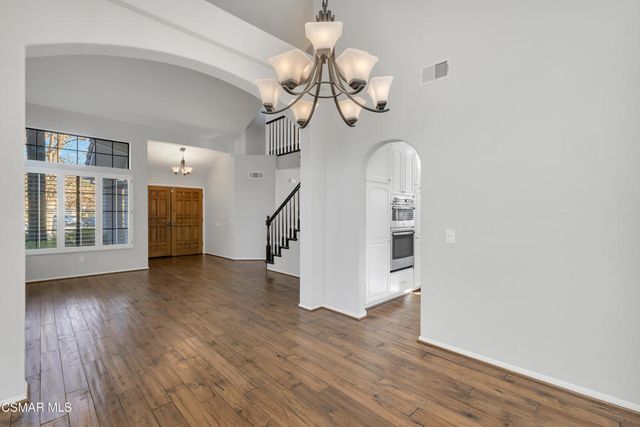 487 Bernini Court, Oak Park, CA 91377