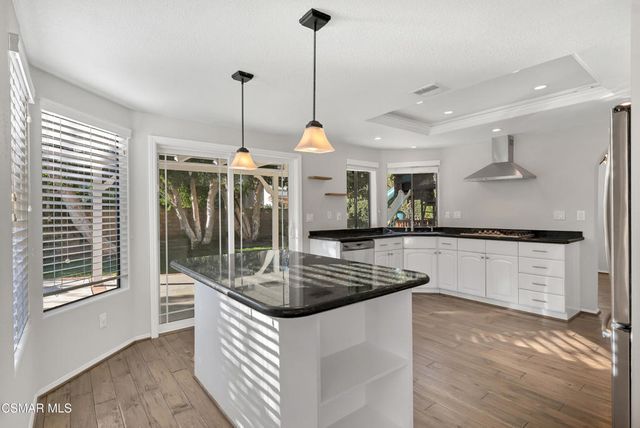 487 Bernini Court, Oak Park, CA 91377