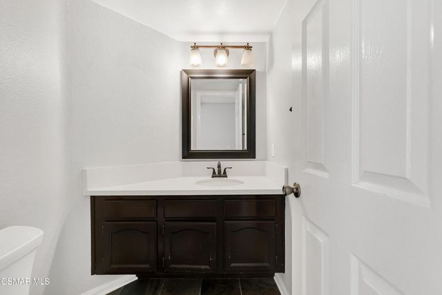 487 Bernini Court, Oak Park, CA 91377