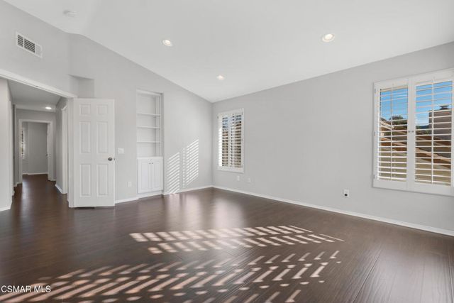 487 Bernini Court, Oak Park, CA 91377