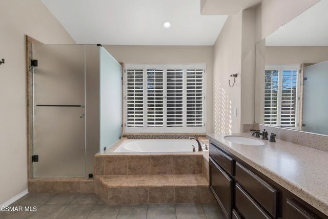 487 Bernini Court, Oak Park, CA 91377