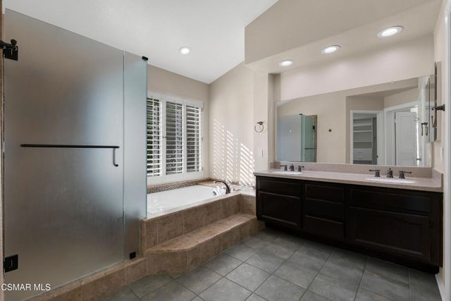 487 Bernini Court, Oak Park, CA 91377