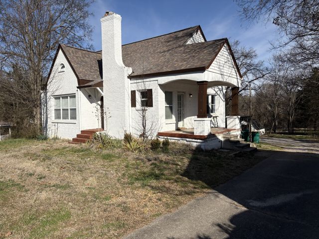 1236 W Commerce St, Lewisburg, TN 37091