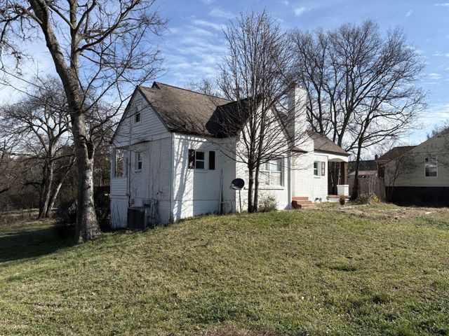 1236 W Commerce St, Lewisburg, TN 37091