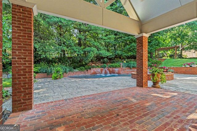 5950 Long Island Drive NW, Atlanta, GA 30328