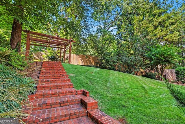 5950 Long Island Drive NW, Atlanta, GA 30328