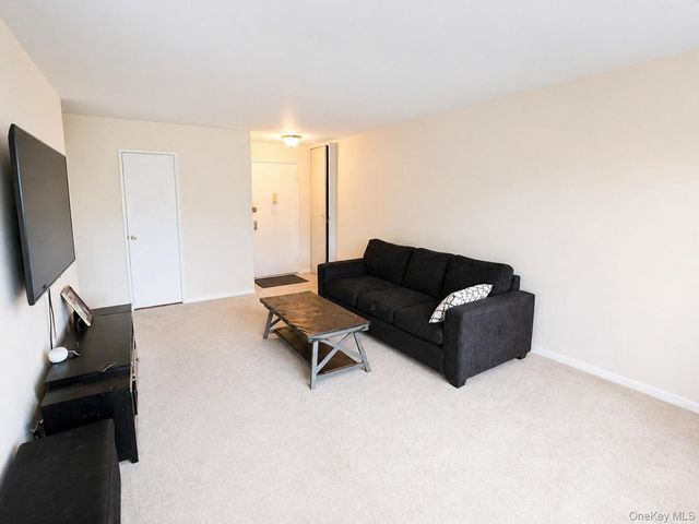 15115 84th Street 6D, Howard Beach, NY 11414