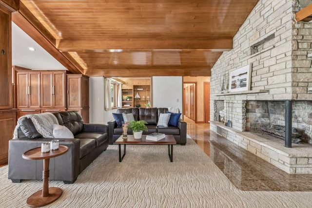 2205 Long Lake Road, New Brighton, MN 55112