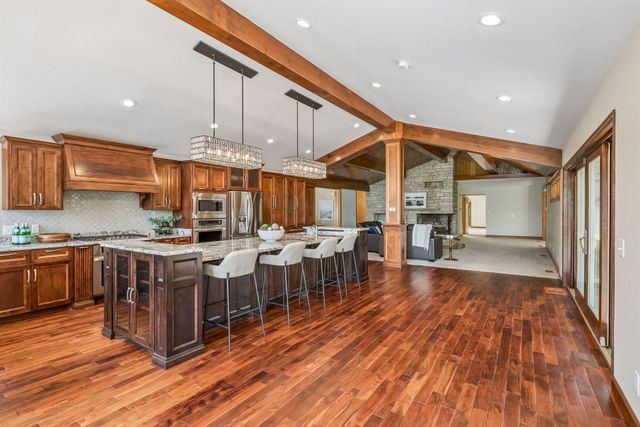 2205 Long Lake Road, New Brighton, MN 55112