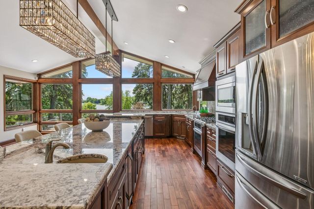 2205 Long Lake Road, New Brighton, MN 55112