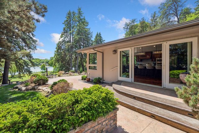 2205 Long Lake Road, New Brighton, MN 55112