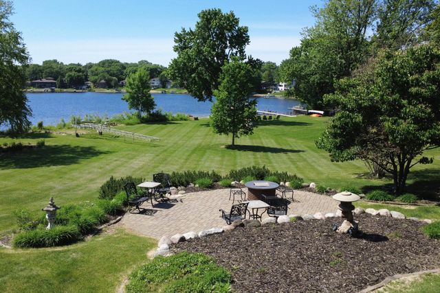 2205 Long Lake Road, New Brighton, MN 55112