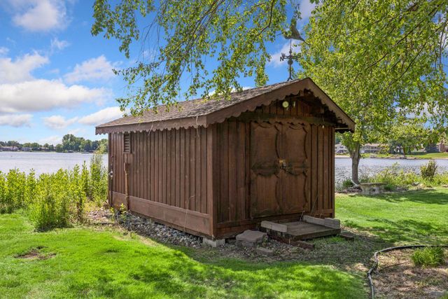 2205 Long Lake Road, New Brighton, MN 55112