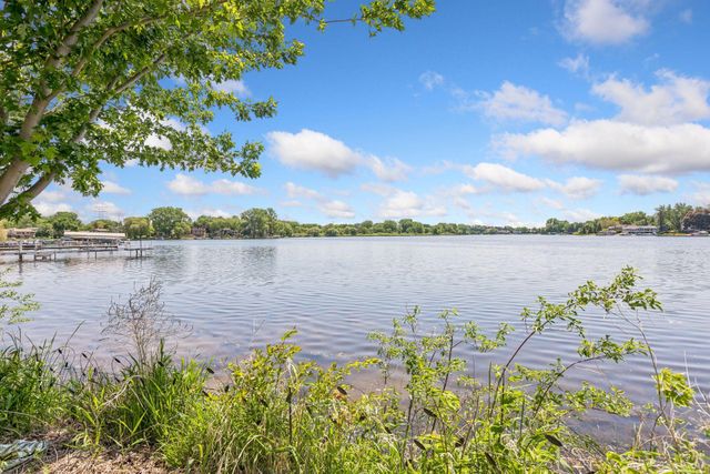 2205 Long Lake Road, New Brighton, MN 55112