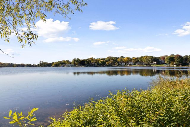 2205 Long Lake Road, New Brighton, MN 55112