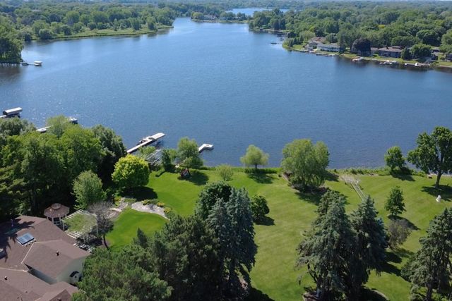 2205 Long Lake Road, New Brighton, MN 55112