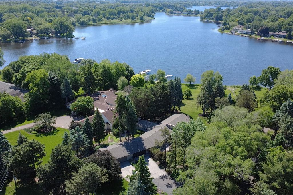 2205 Long Lake Road, New Brighton, MN 55112 — exterior