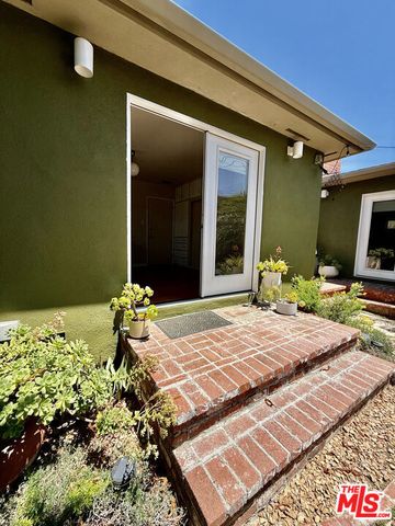 7462 W 80th Street, Los Angeles, CA 90045