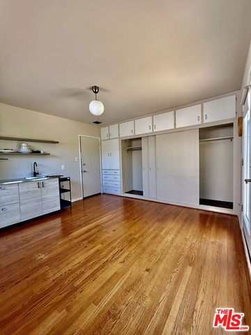 7462 W 80th Street, Los Angeles, CA 90045