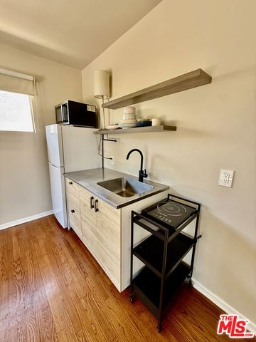 7462 W 80th Street, Los Angeles, CA 90045