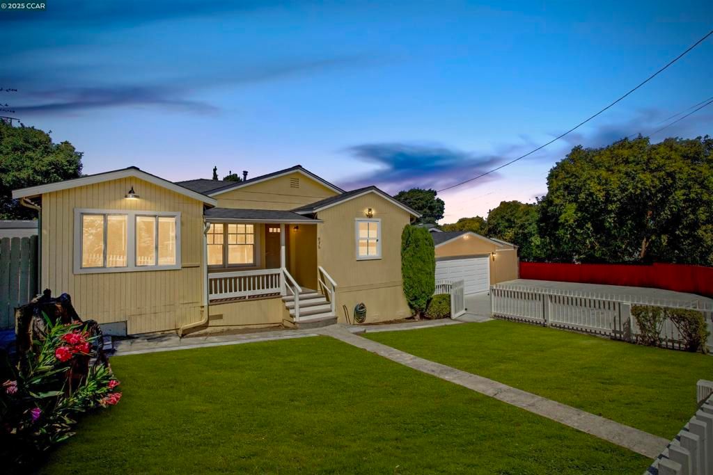 948 Jones Ave, Pinole, CA 94564