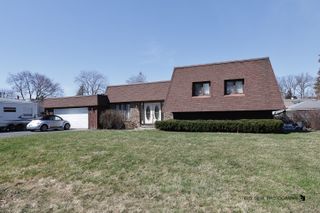 33312 N Lone Rock Road, Grayslake, IL 60030