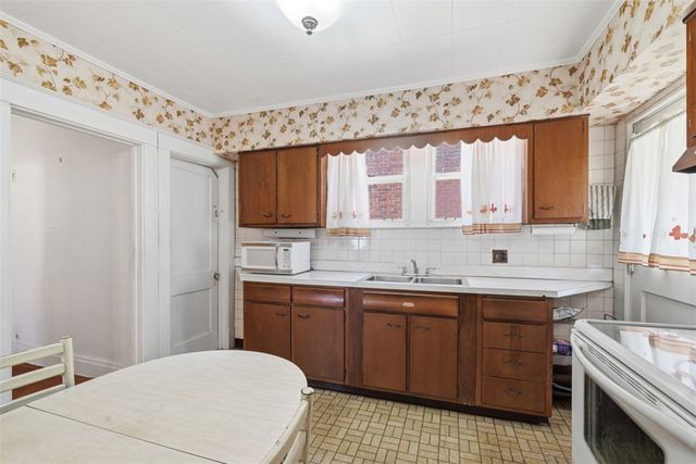 2017 Wayne St, Swissvale, PA 15218