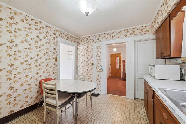 2017 Wayne St, Swissvale, PA 15218