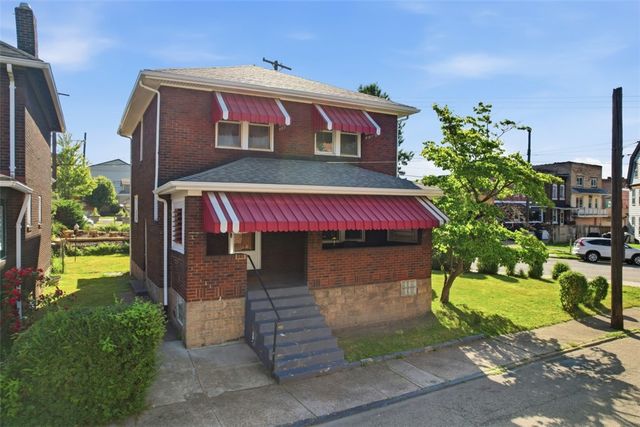 2017 Wayne St, Swissvale, PA 15218