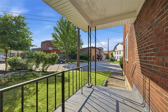 2017 Wayne St, Swissvale, PA 15218