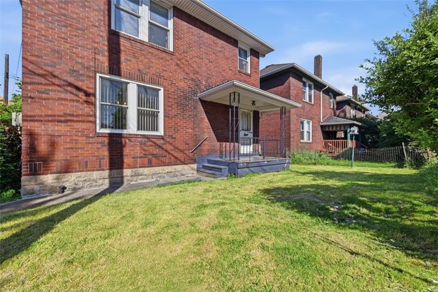 2017 Wayne St, Swissvale, PA 15218