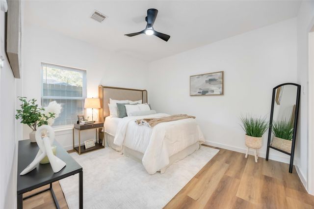 5809 Senior A, Houston, TX 77016