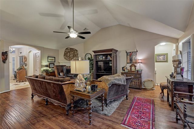 119 N Rambling Ridge Place, The Woodlands, TX 77385