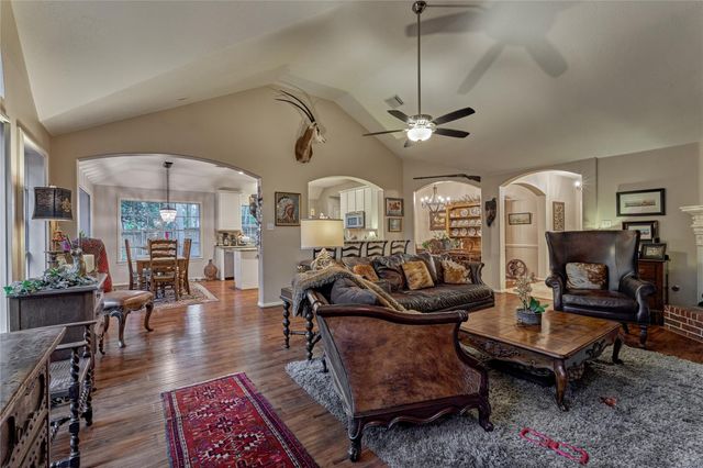 119 N Rambling Ridge Place, The Woodlands, TX 77385