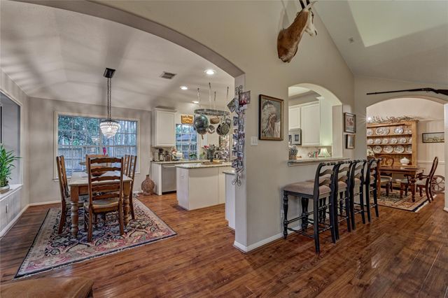 119 N Rambling Ridge Place, The Woodlands, TX 77385