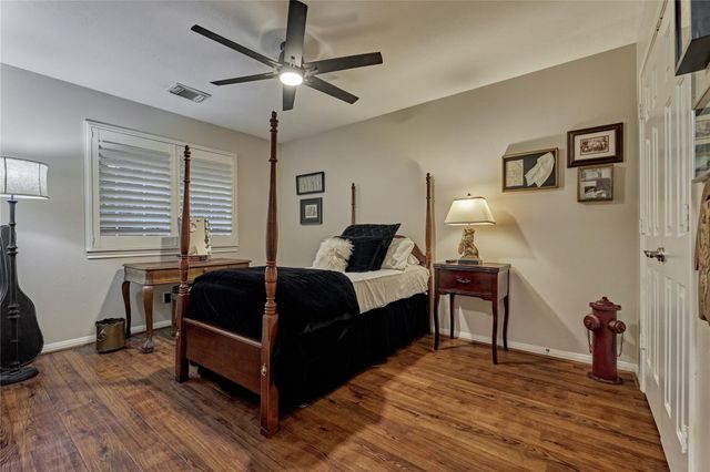 119 N Rambling Ridge Place, The Woodlands, TX 77385