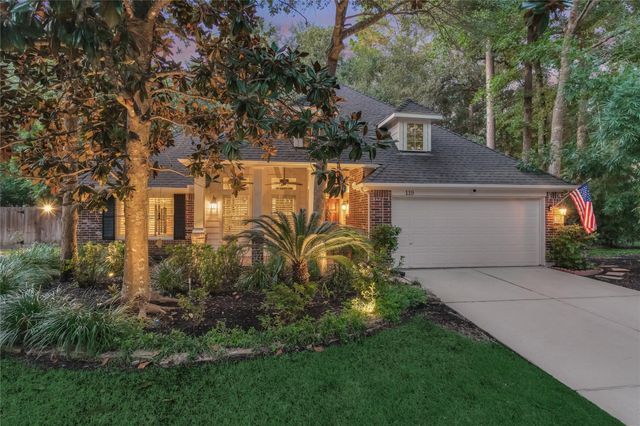 119 N Rambling Ridge Place, The Woodlands, TX 77385