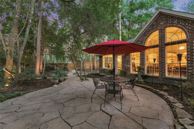 119 N Rambling Ridge Place, The Woodlands, TX 77385