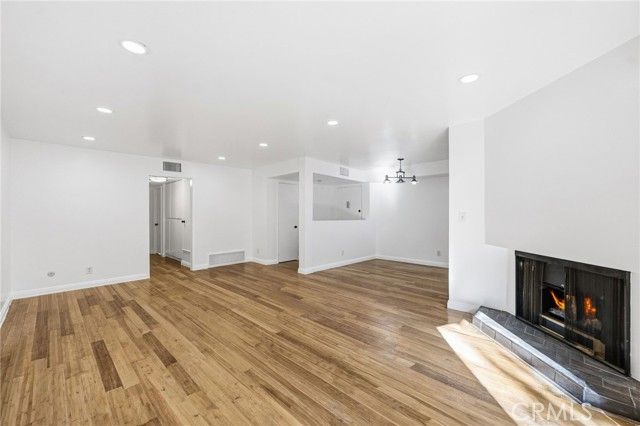 15030 Victory Boulevard 103, Van Nuys (los Angeles), CA 91411